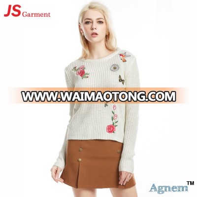 40ZJ037 2018 Hottest Sale Pullover Embroidery Flower Short Knitted Sweater Women